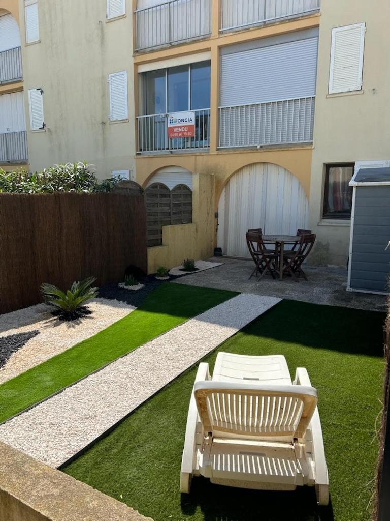 Appartement T2 Avec Son Rez De Jardin De 40 M2 5 Couchages 250M De La Plage Et 15Km De L'Arena Narbonne-Plage Kültér fotó